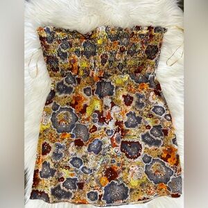 Piko Strapless shirt with Vibrant Pattern